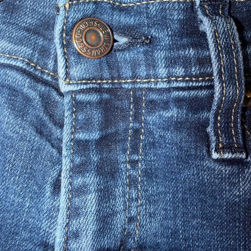 Women's size 4 Levi's jeans Women's Dark Blue Skinny Jeans - Picture 6 of 8